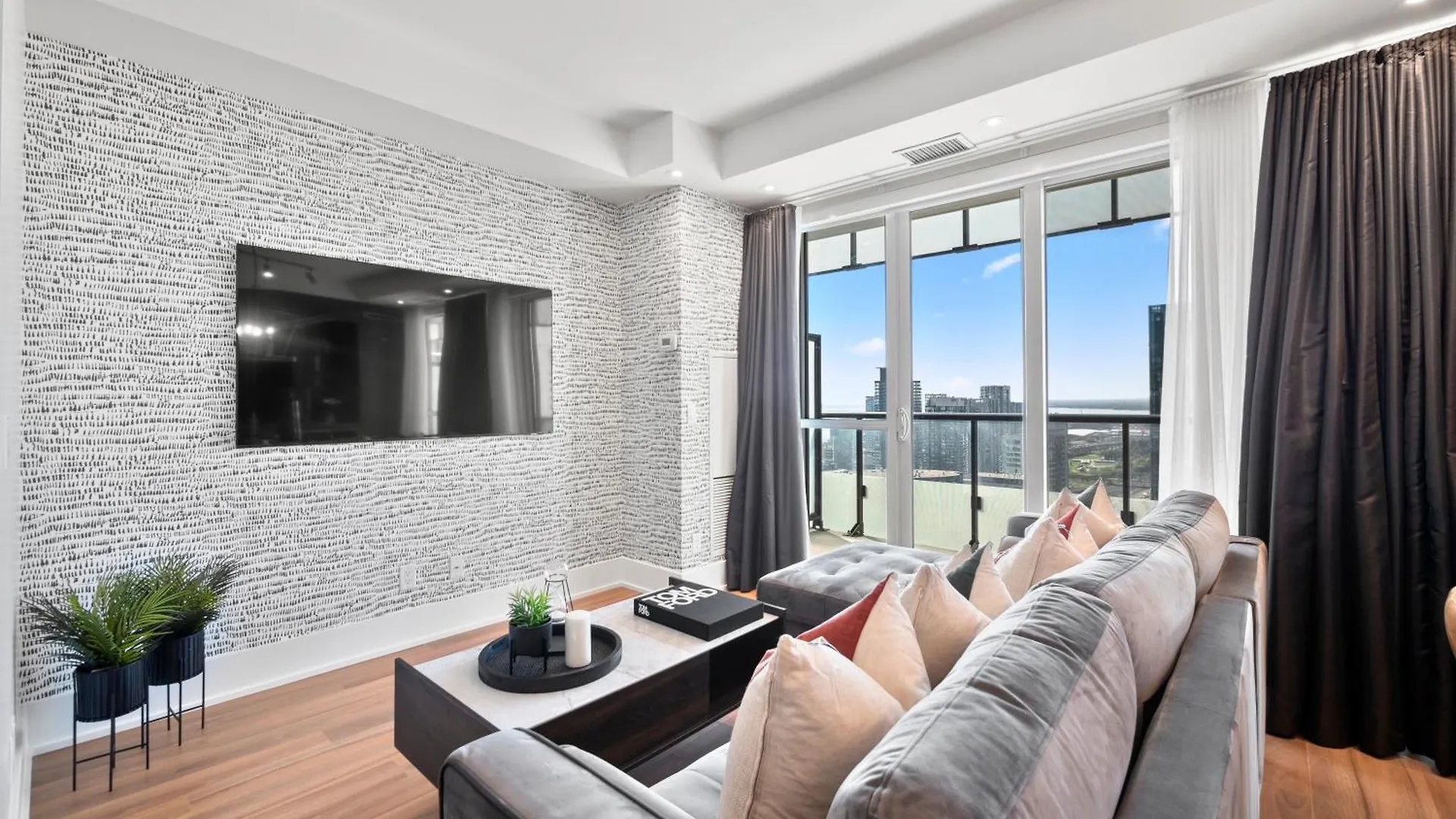 Apartment The Ellios Suites - In Downtown Toronto, Opposite CN Tower & Rogers Centre
