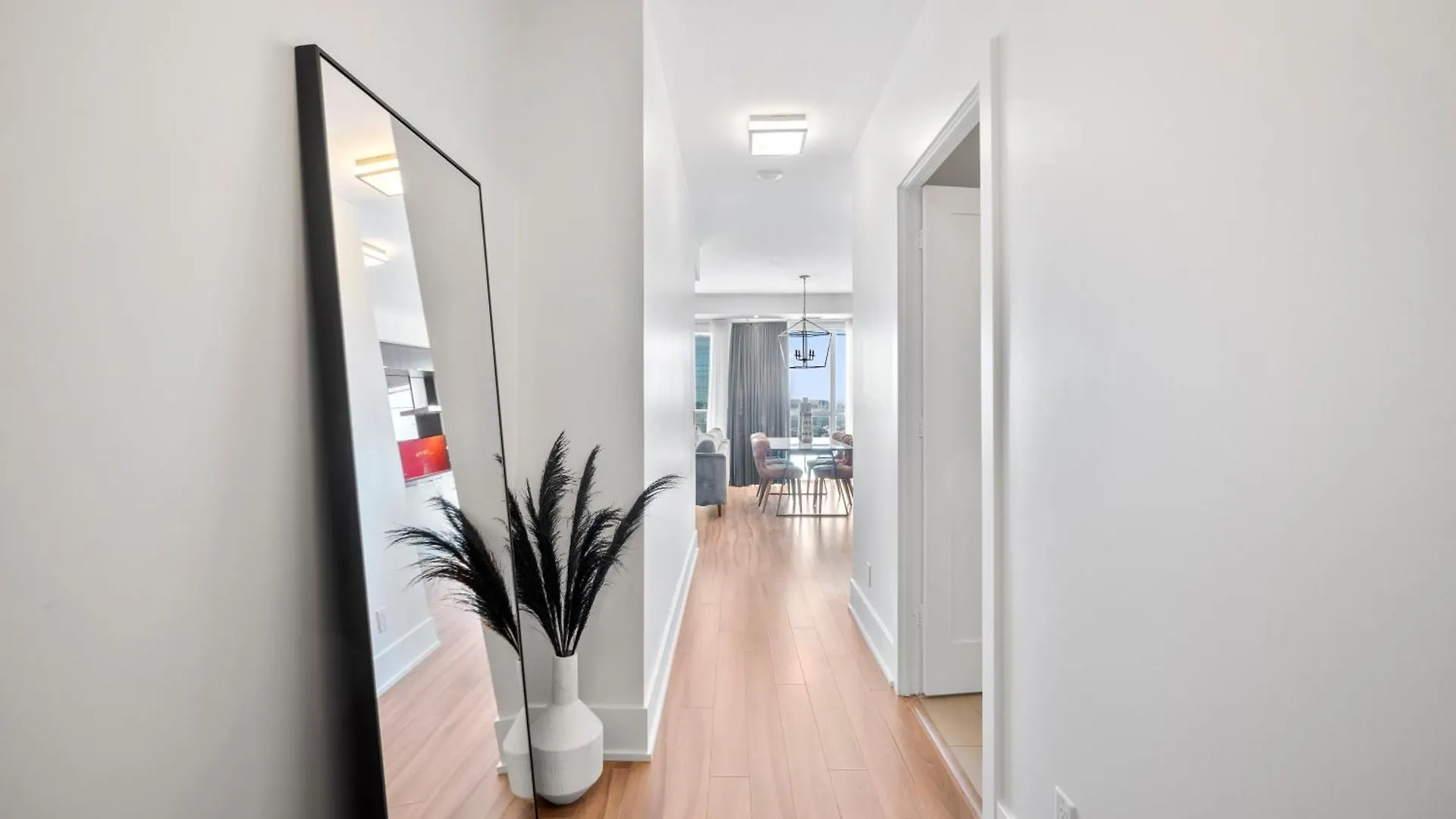 The Ellios Suites - In Downtown Toronto, Opposite CN Tower & Rogers Centre 0*, Toronto