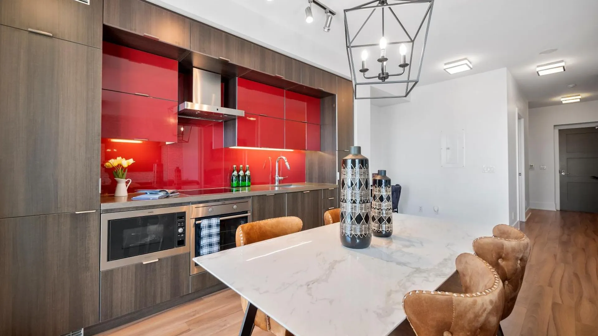 The Ellios Suites - In Downtown Toronto, Opposite CN Tower & Rogers Centre Apartment Toronto